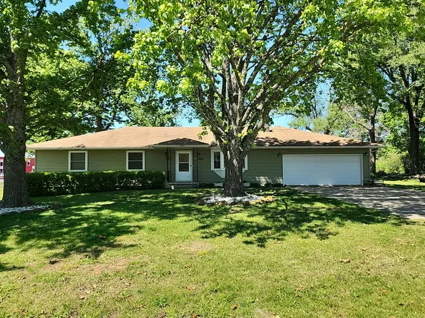 1615 N Ash St, Nevada, MO 64772