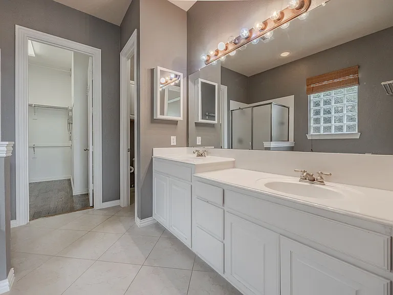 2200 Stone Creek Dr — Photo 20