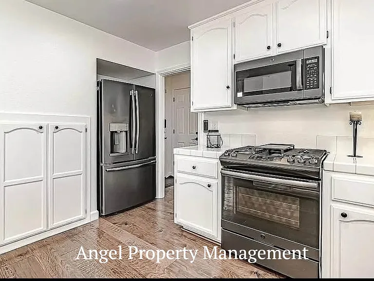 2206 Halsey Cir — Photo 3