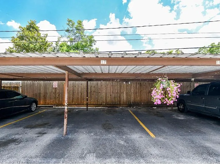 7233 Beechnut St #A — Photo 37