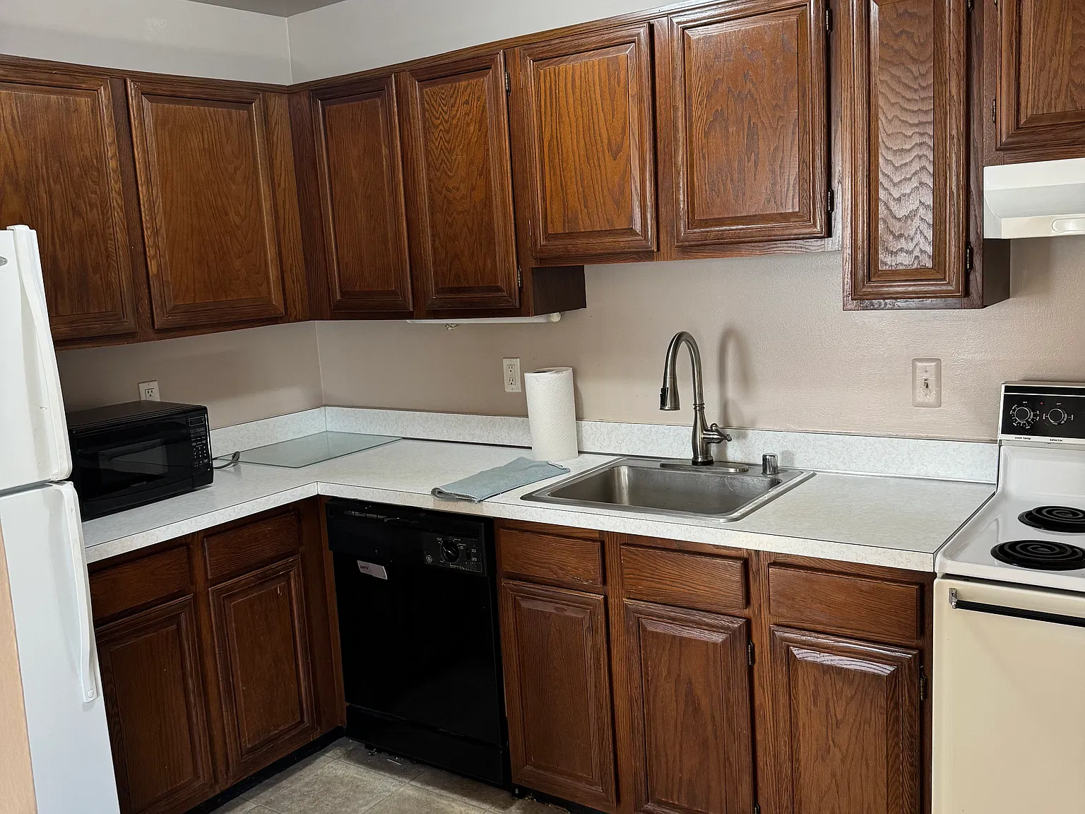 2 bed, 1000 sqft, $1,400 — Photo 4