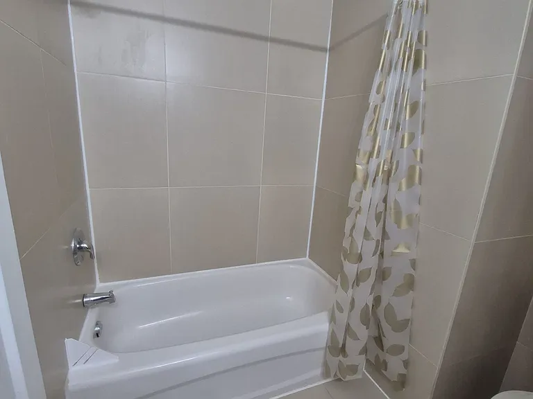 1614 Ontario St #4 — Photo 11