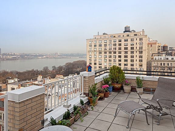 2nd image of 320 W 76th St APT 11B