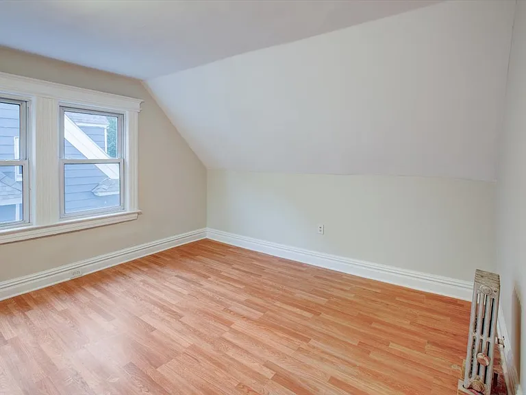 163 Greenwood Ave — Photo 37