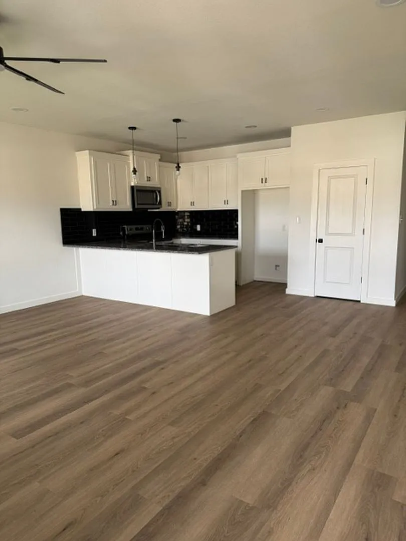 7655 Lake Ridge Pkwy — Photo 4