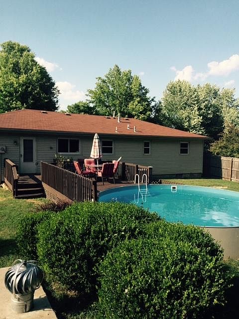 2nd image of 1608 E Kentwood St