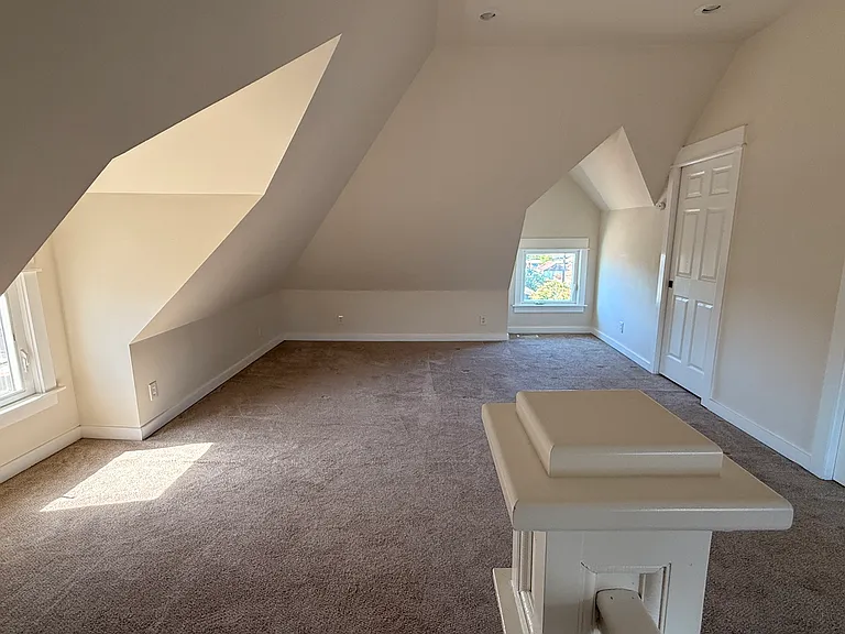 3705 McKinley Ave — Photo 10