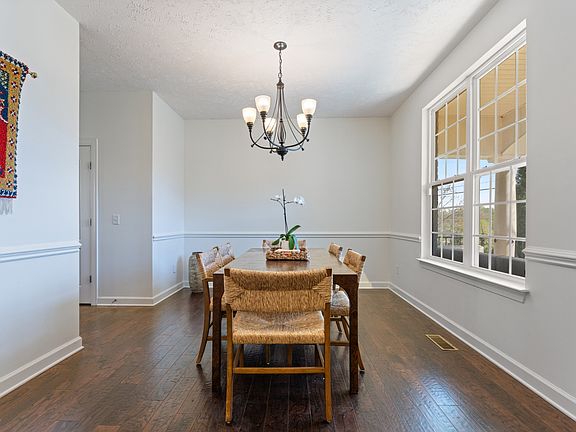 4th image of 7969 Oakfield Grv