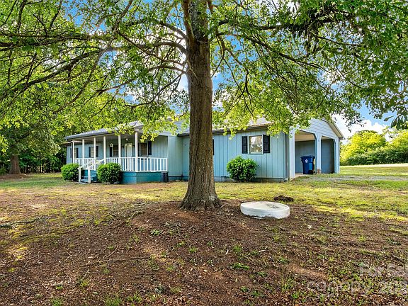 3rd image of 216 Lavista Cir
