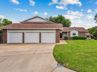 2106 S Linden Ct, Wichita, KS 67207