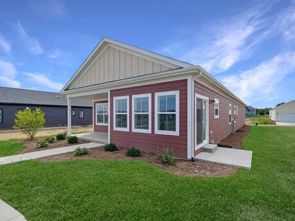 6 Lilac Ln, Ottawa, IL 61350