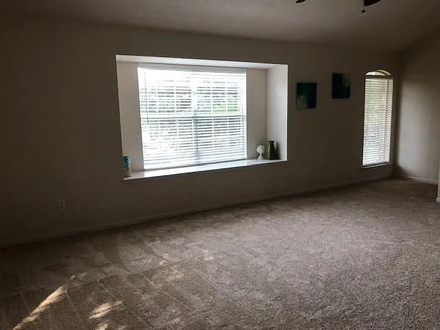 28814 Waltham St — Photo 19