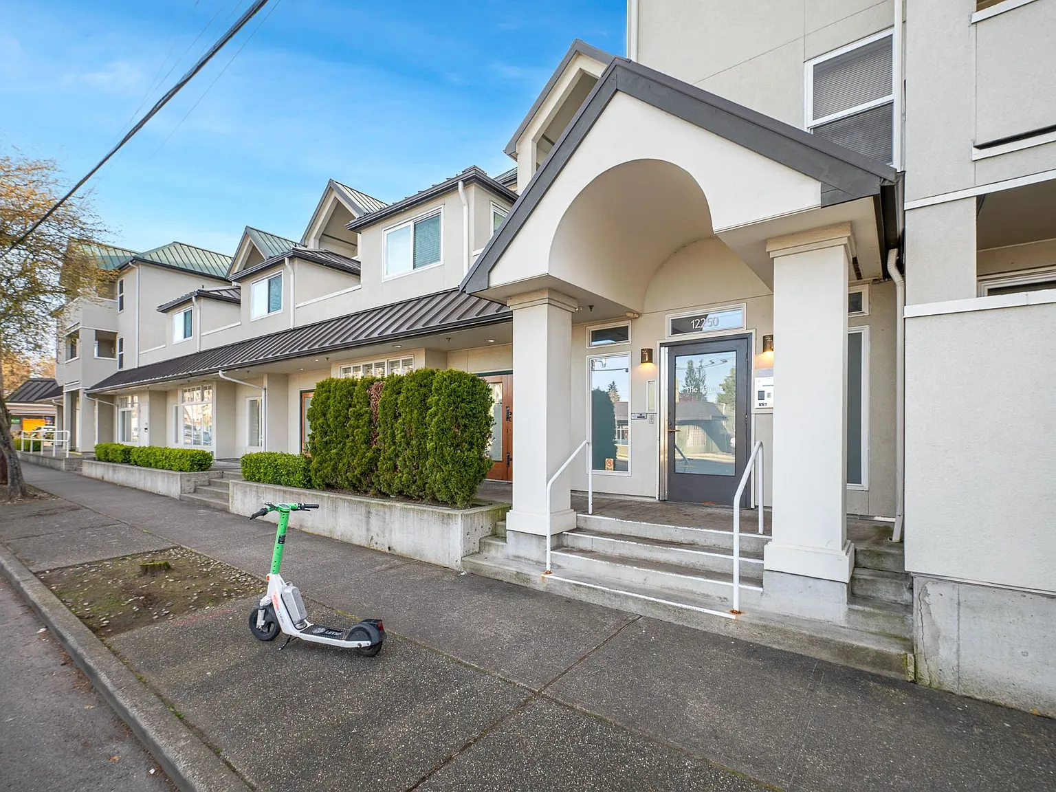 Daniels Apartments — Photo 3