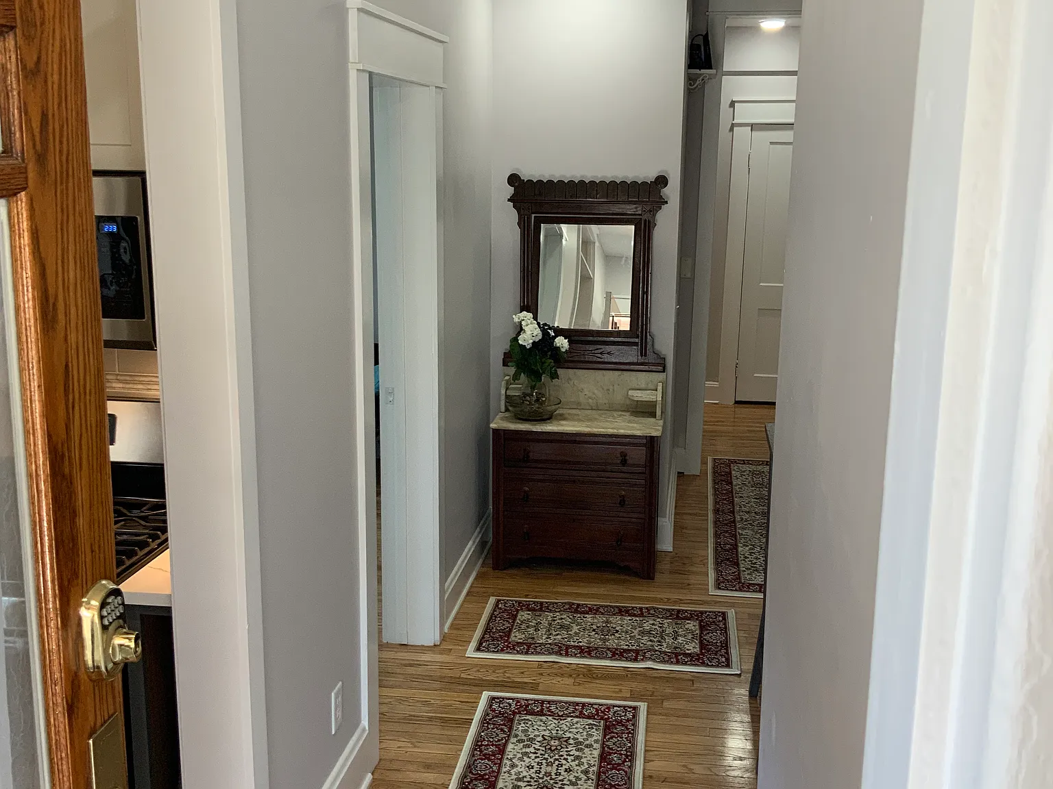 405 E 2nd St — Photo 3