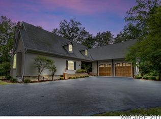 8 Estate Dr, Lima, OH