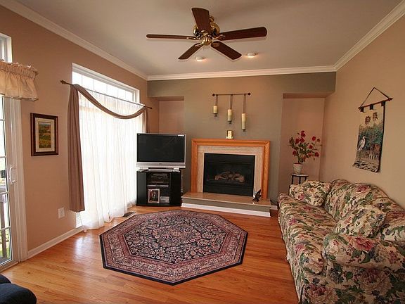 Family room with Gas Fireplace