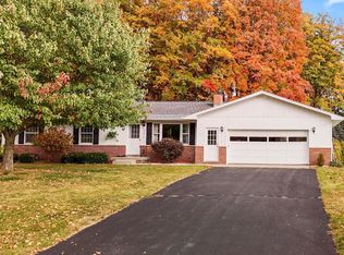 1689 Black Bark Ln, Traverse City, MI