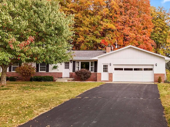 1689 Black Bark Ln, Traverse City, MI 49696