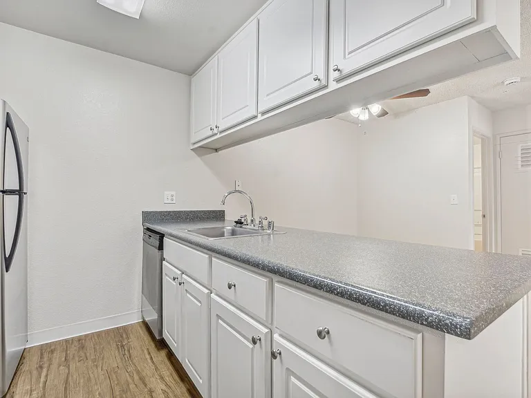 Riverview Ranch Apartments — Photo 22