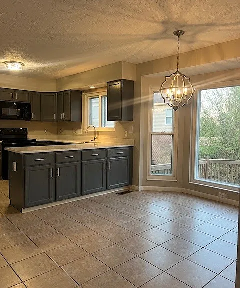 4834 Cornell Dr — Photo 6