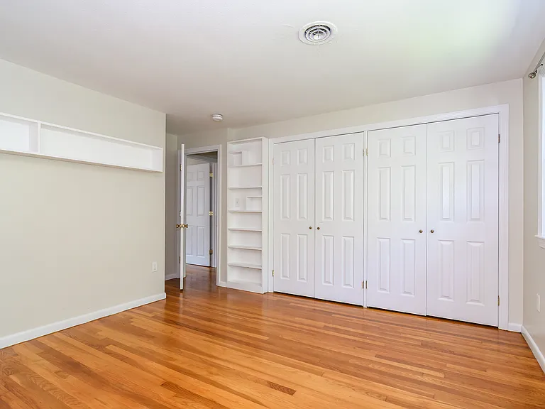 220 Kent St #220 — Photo 13