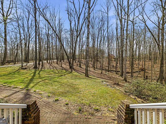 5th image of 401 Herrin Rd