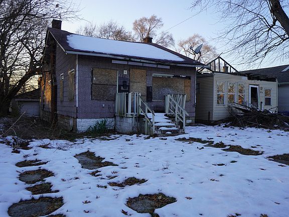 3rd image of 3842 Maryland St