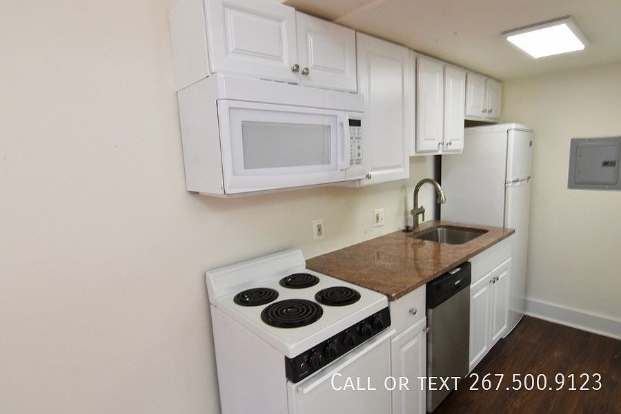 1st image of 1206 Eight Lantern Sq #C