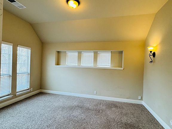 5th image of 5820 Priory Dr