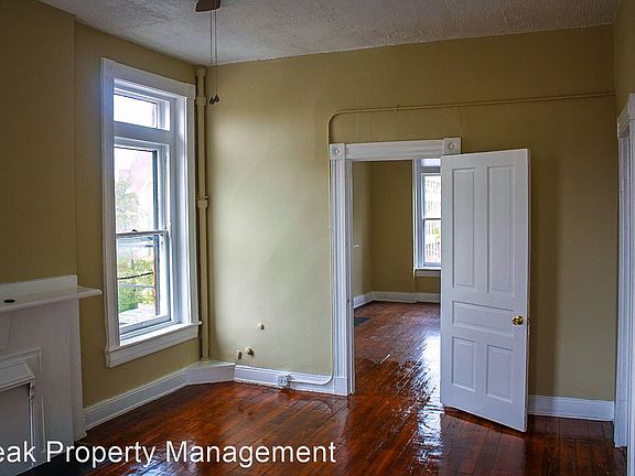 4th image of 511 N Ryland St APT 3