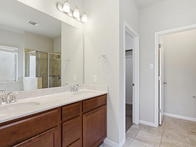 5716 Blackstone Dr — Photo 16