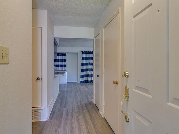 5th image of 114 Kalmia Ct