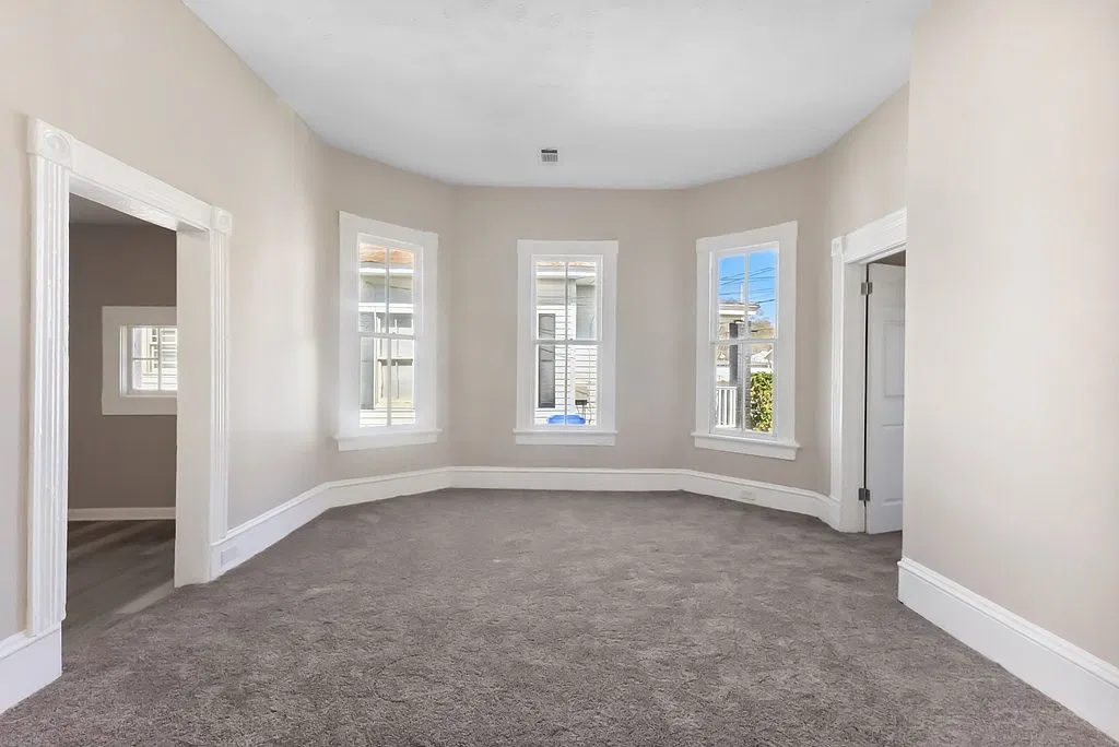 2905 12th Avenue - B — Photo 1