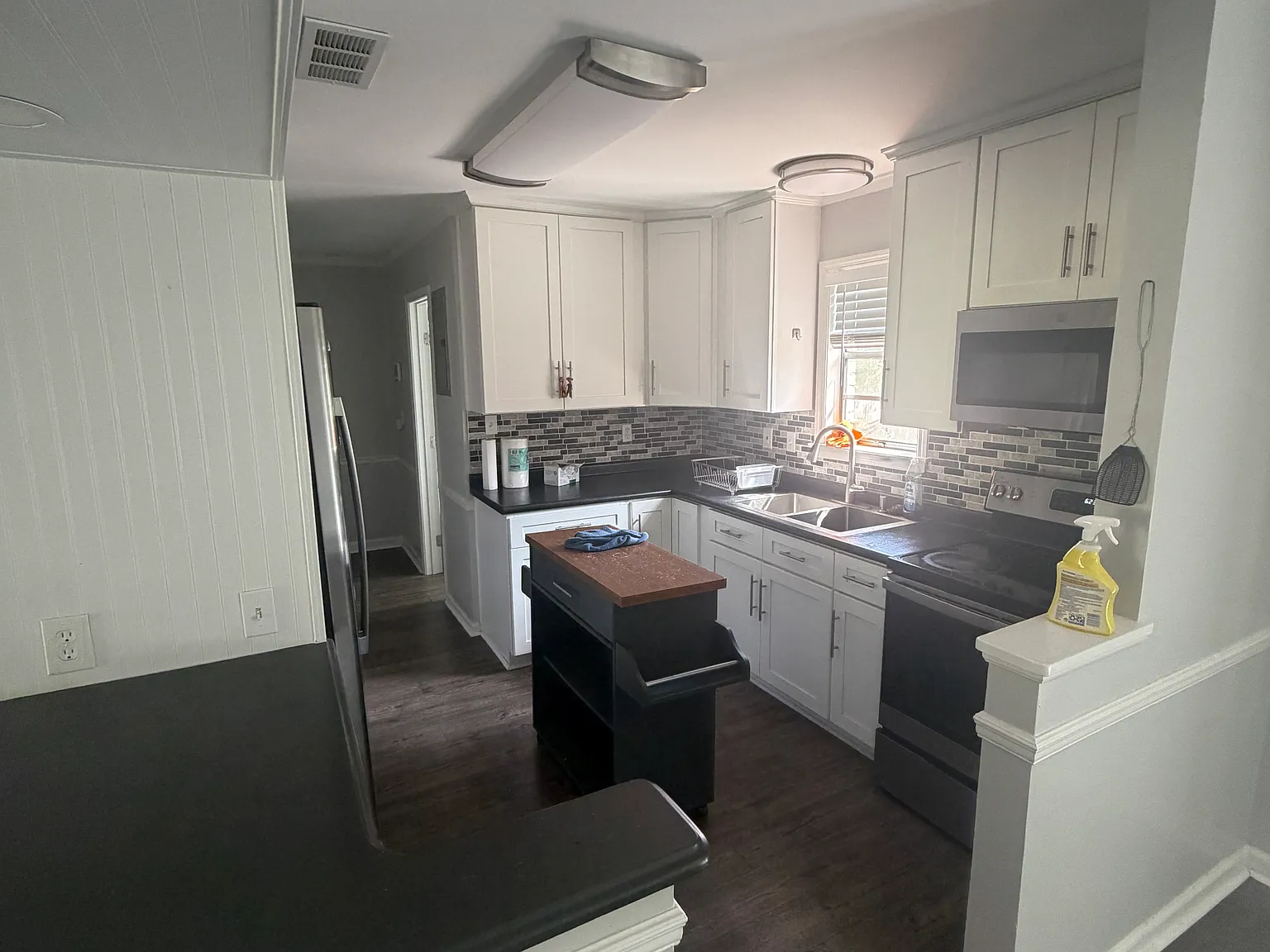 3 bed, 1000 sqft, $1,500 — Photo 2