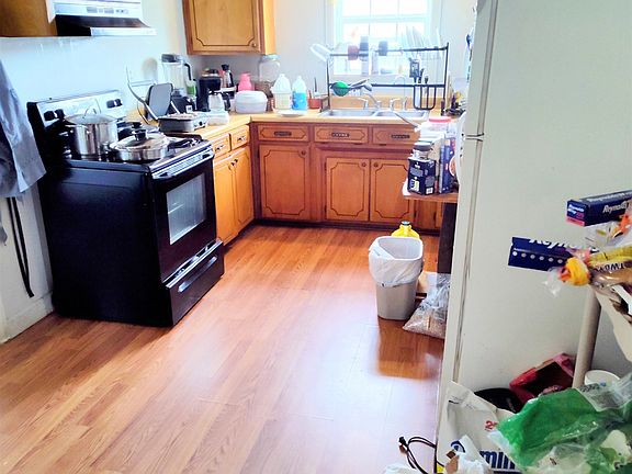 2nd image of 7039 White Ave