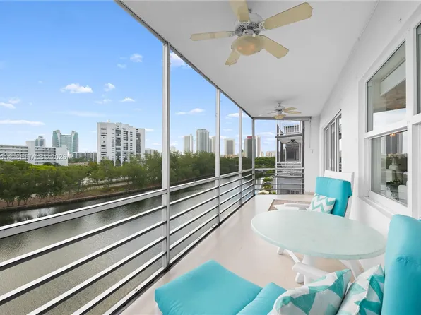400 Diplomat Pkwy APT 704, Hallandale Beach, FL 33009