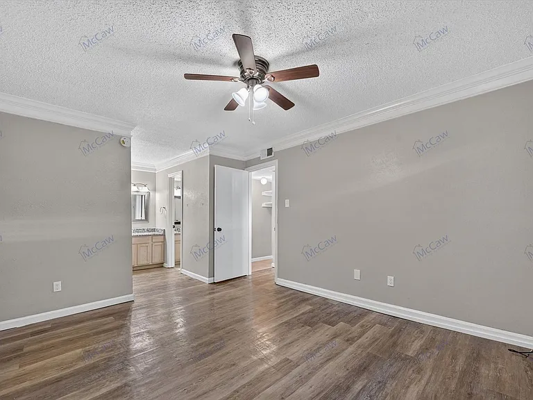 708 Baruna Cir — Photo 14