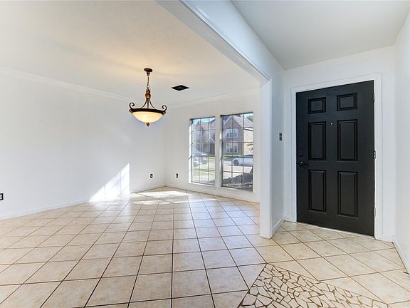 3rd image of 5931 Thom Rd