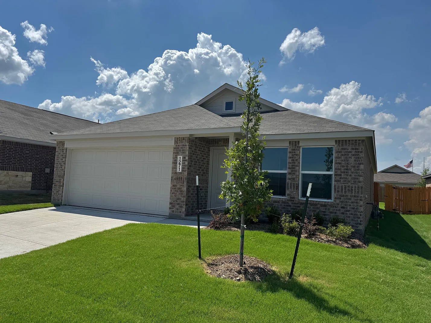 1271 Falcon Heights Dr — Photo 2