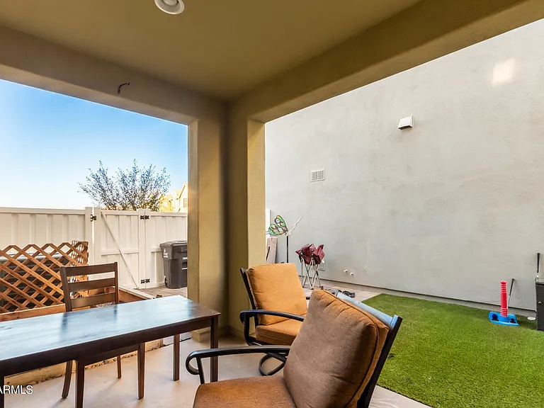 3673 E Stiles Ln — Photo 40
