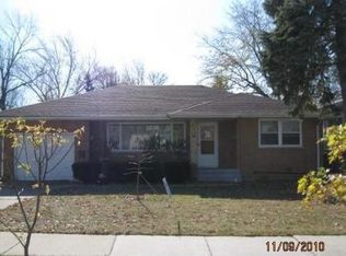 957 Solfisburg Ave, Aurora, IL 60505