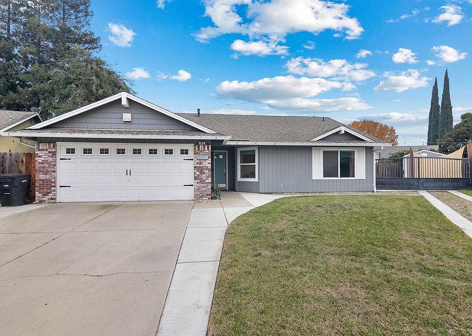 1st image of 326 Burns Creek Ct