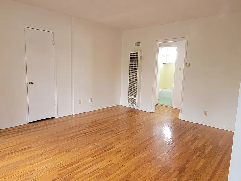 871 N Hoover St #873-1/2 — Photo 7