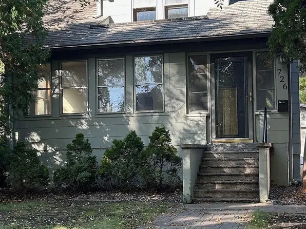 726 11th St NE, Mason City, IA 50401