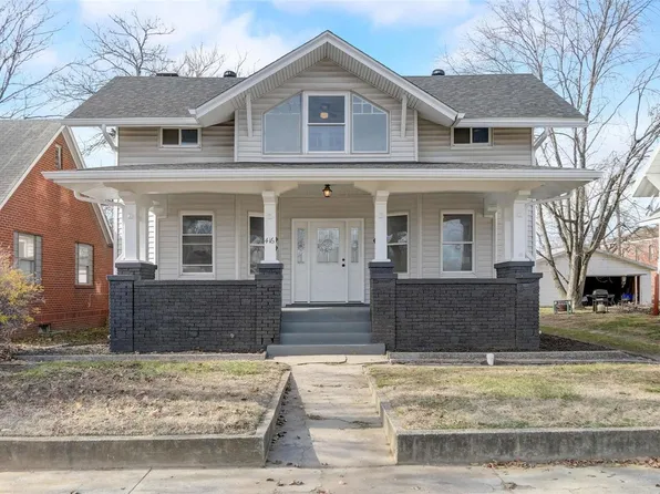 416 Whitelaw Ave, Wood River, IL 62095