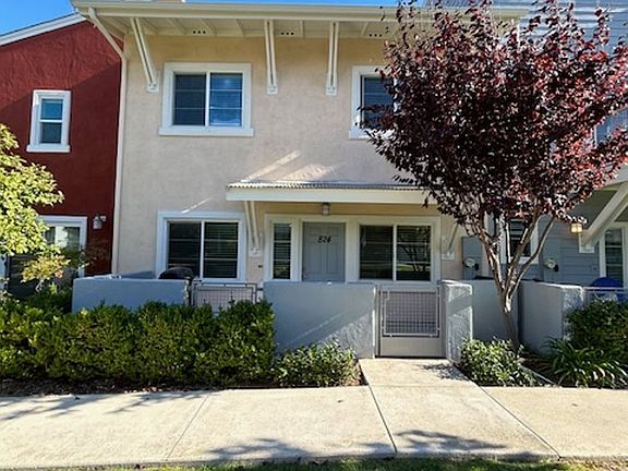 2nd image of 824 Lawrence Dr