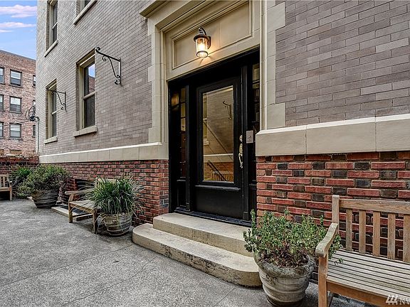 2nd image of 125 Warren Ave N F #F