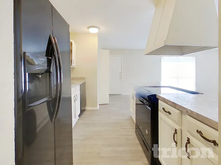 332 Rockcrest Dr — Photo 6