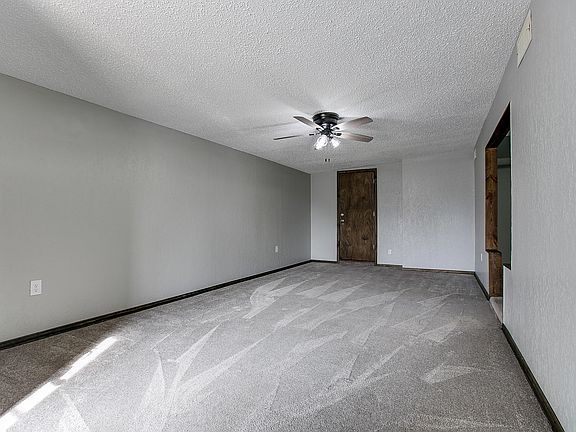 2nd image of 2116 Chapman St