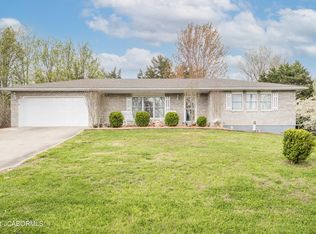 707 Westminster Pl, Holts Summit, MO 65043